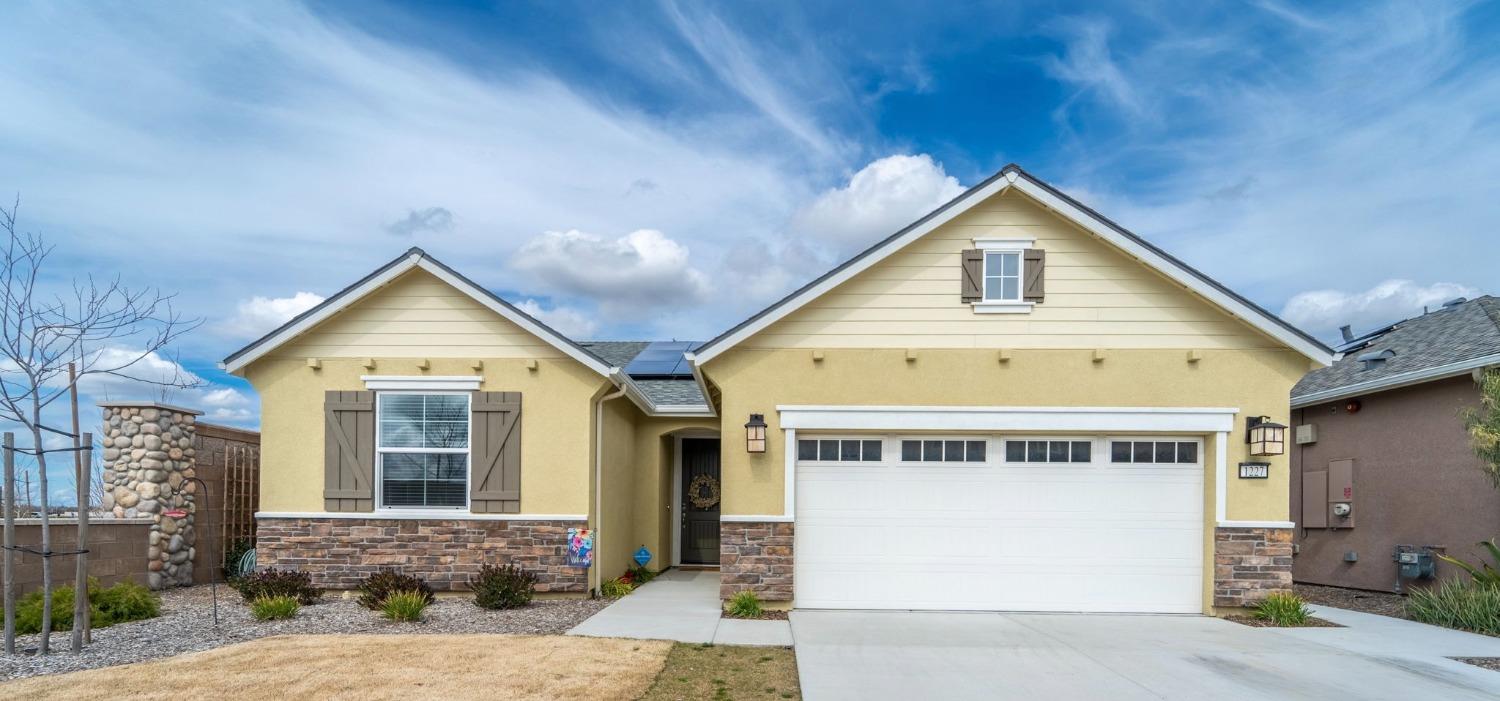 Photo of 1227 Franzia Dr in Ripon, CA