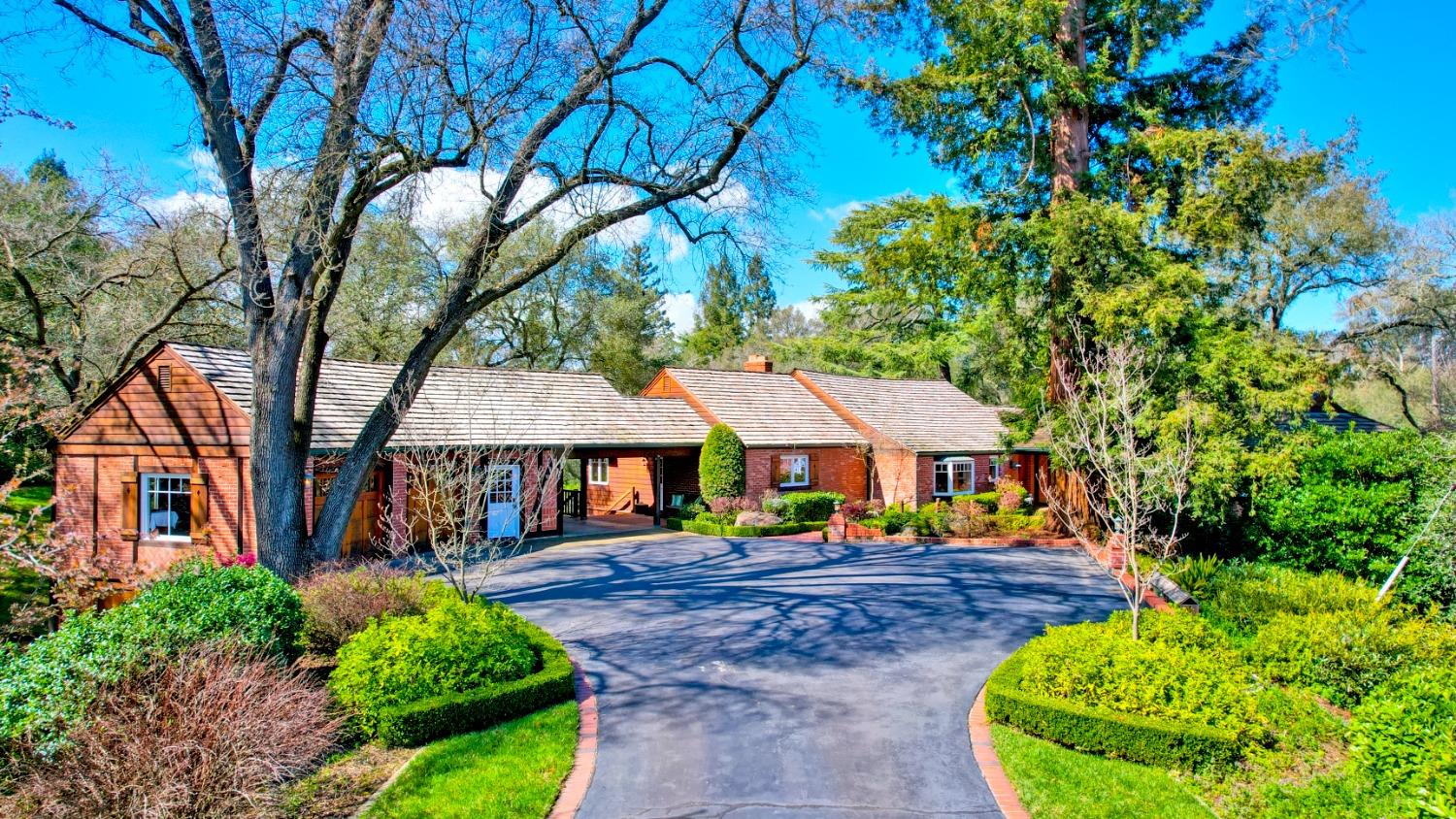 Photo of 3529 Autumn Point Ln in Carmichael, CA