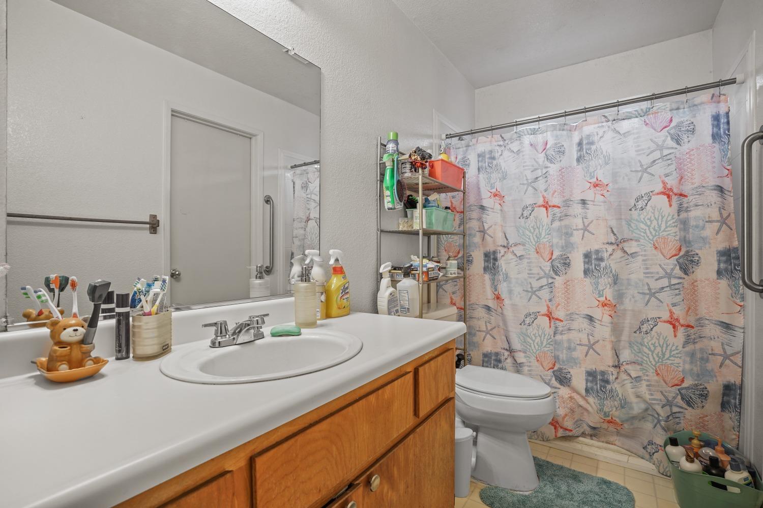Detail Gallery Image 3 of 6 For 6036 Winners Cir, Riverbank,  CA 95367 - 3 Beds | 1 Baths