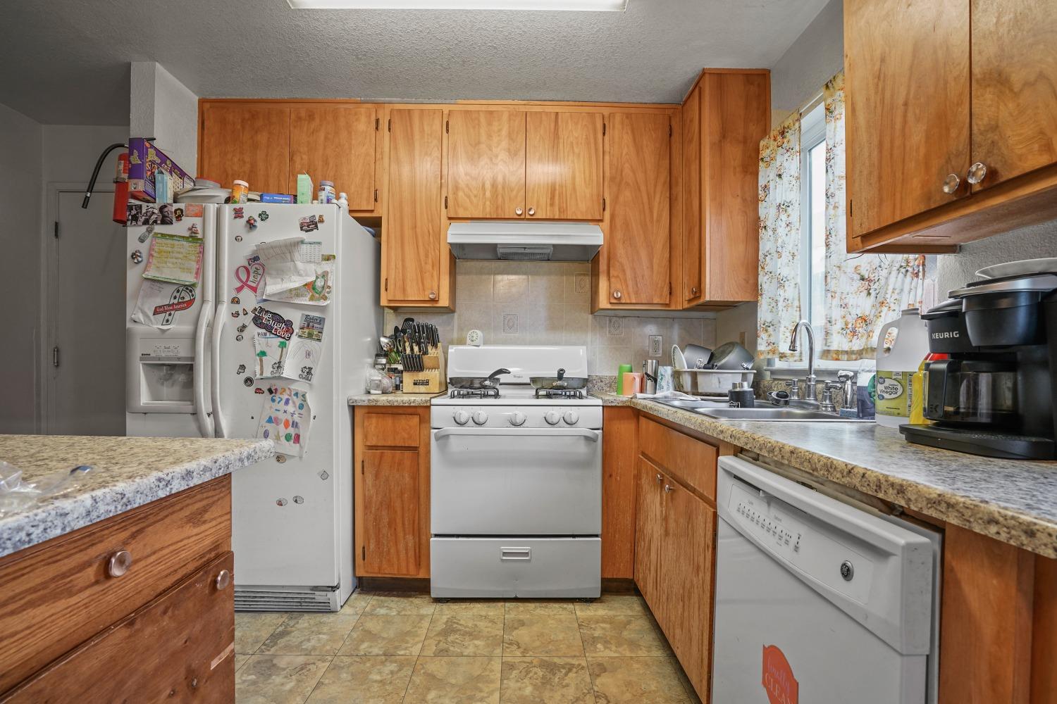 Detail Gallery Image 5 of 6 For 6036 Winners Cir, Riverbank,  CA 95367 - 3 Beds | 1 Baths