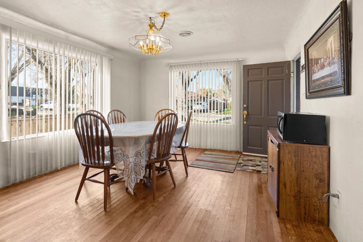 Detail Gallery Image 6 of 20 For 134 Severin Ave, Modesto,  CA 95354 - 3 Beds | 1 Baths