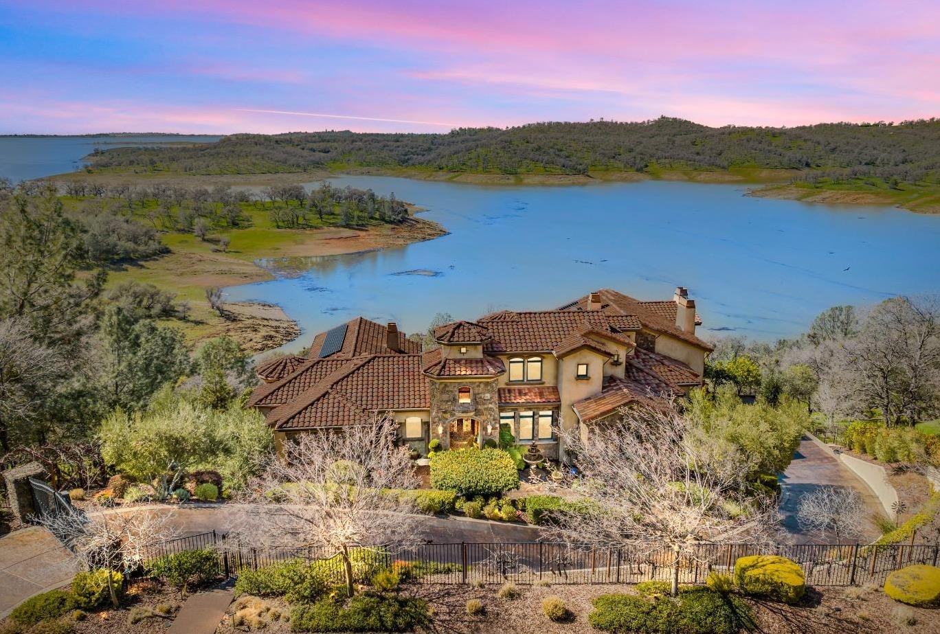 Photo of 1930 Shoreview Dr in El Dorado Hills, CA