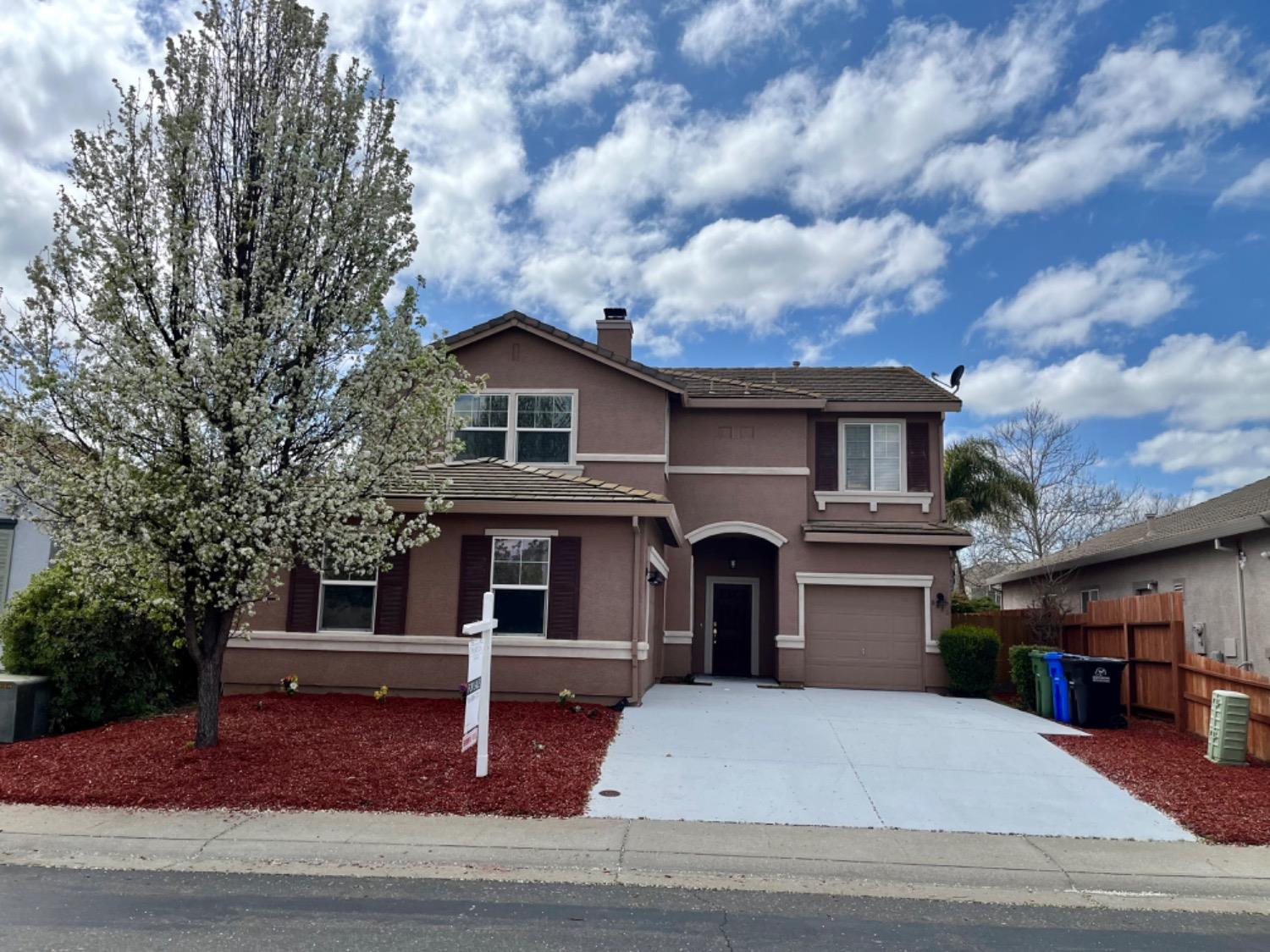 Photo of 9628 Holly Glen Wy in Elk Grove, CA