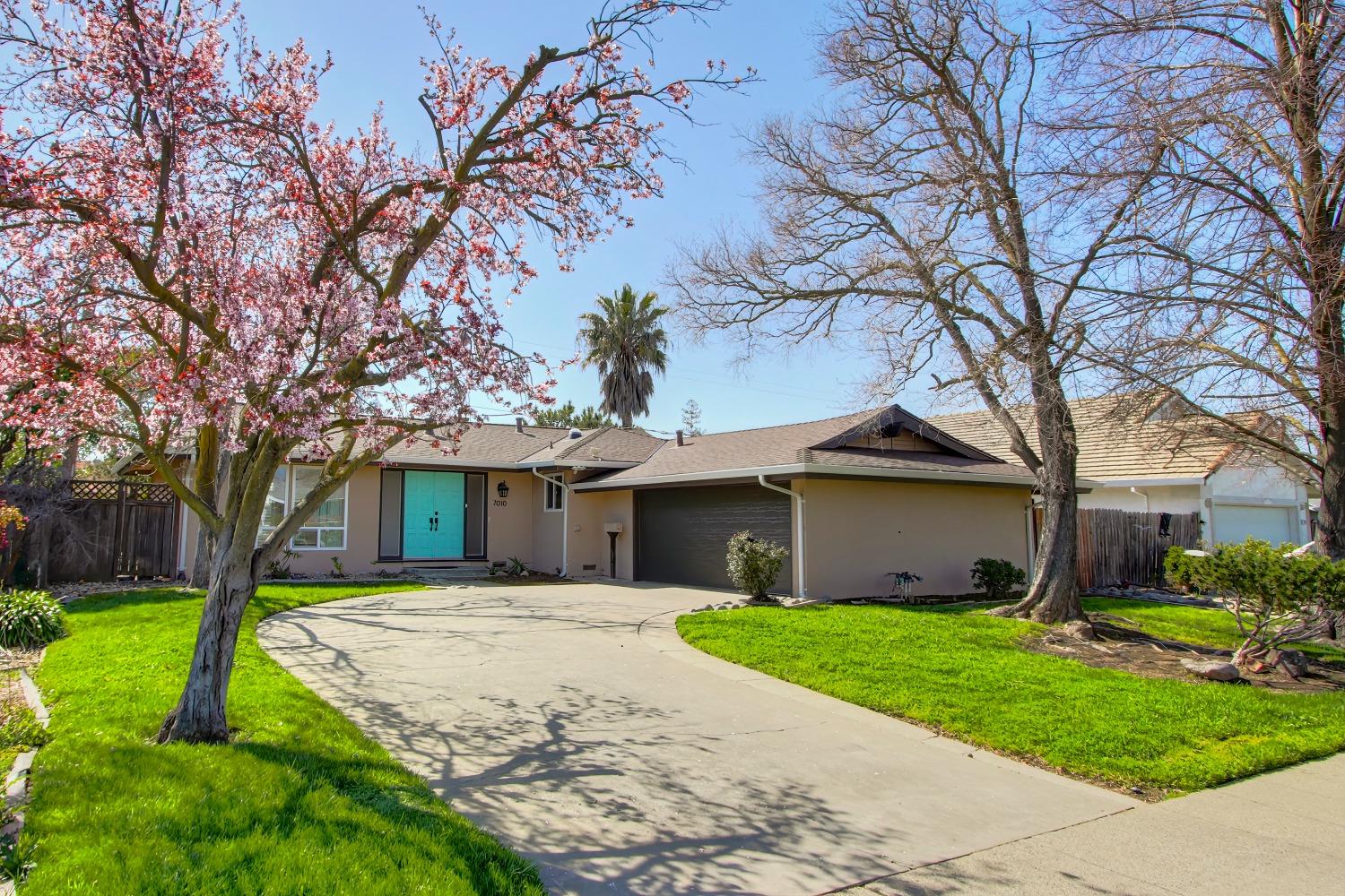 This could be the one! 7010 Flamingo Way is a wonderful mix of modern updates and retro charm. Floor