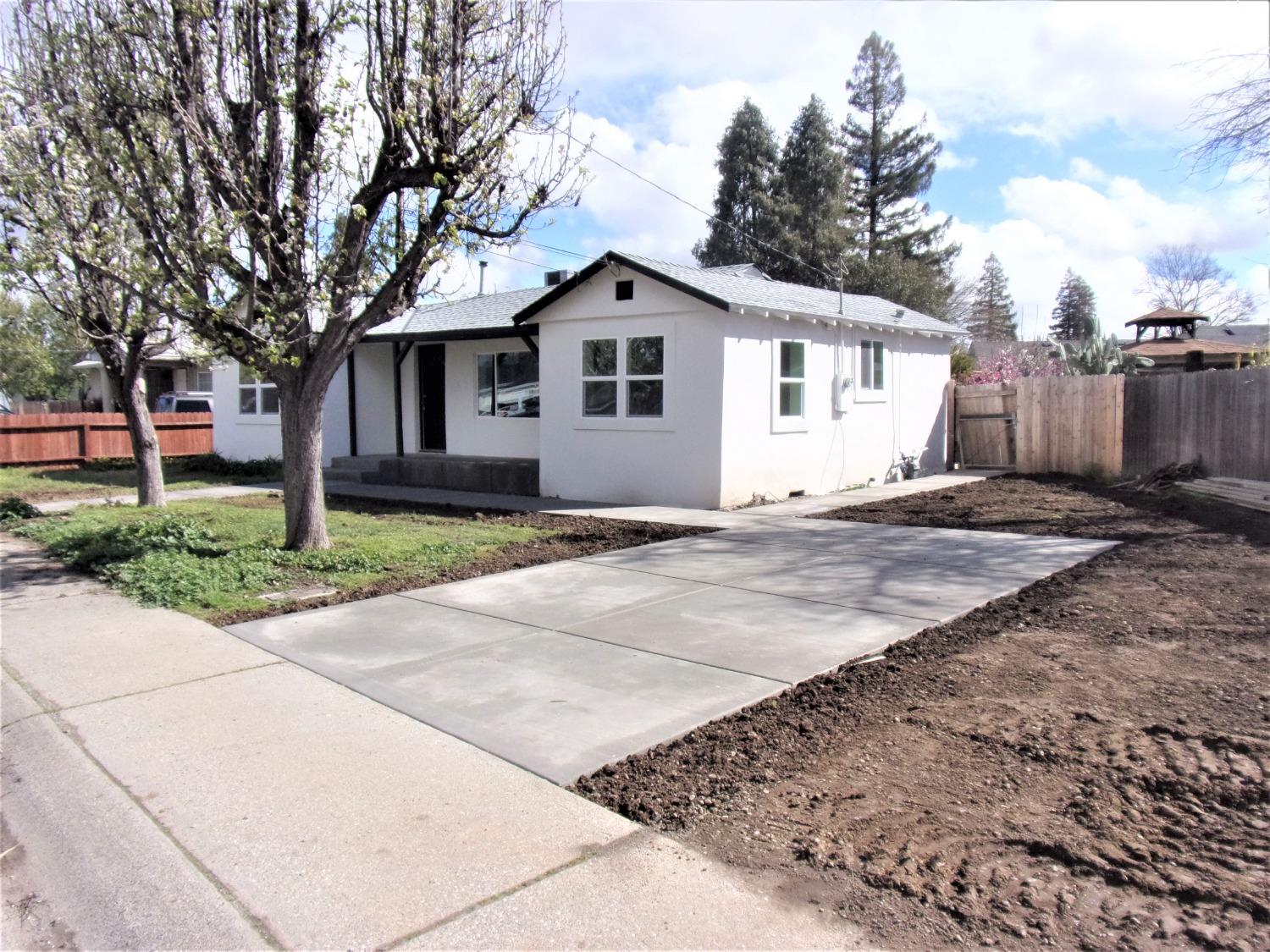 Photo of 282 Del Monte Ave in Yuba City, CA