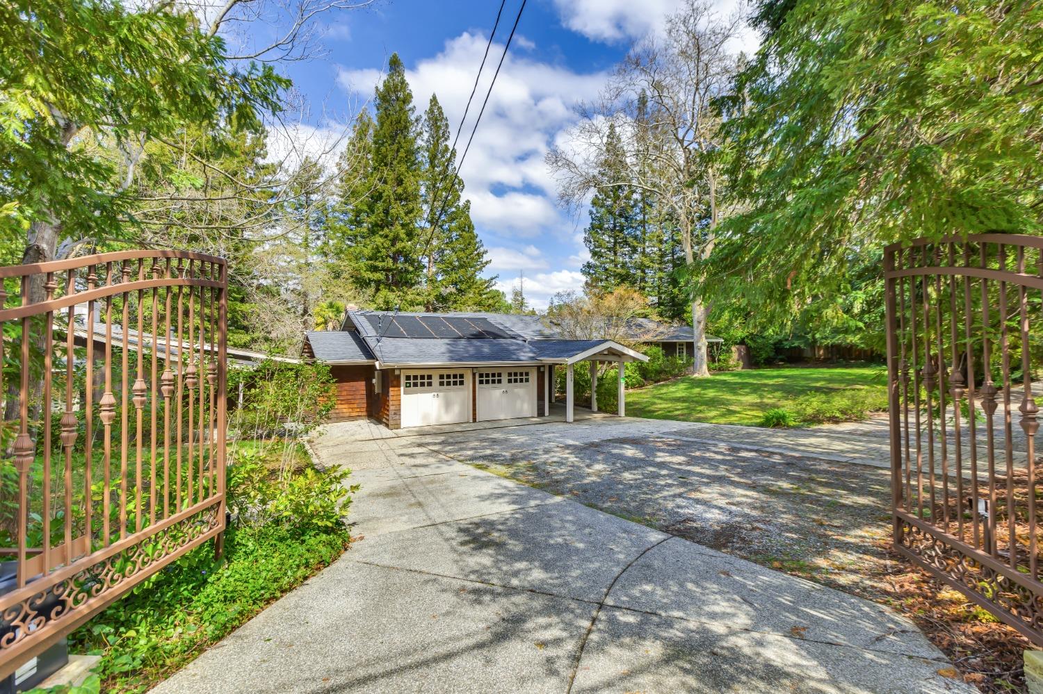 Photo of 6609 Stanley Ave in Carmichael, CA