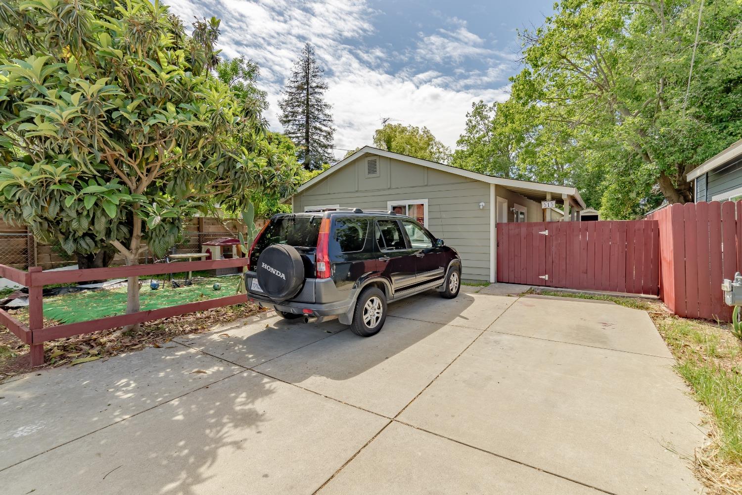 Photo of 515 B St in Roseville, CA