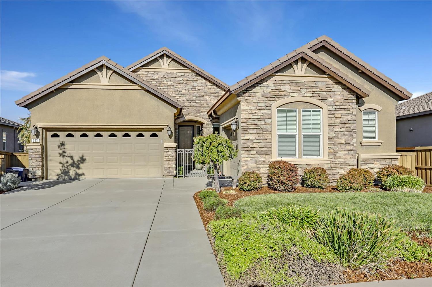 Photo of 703 Lefevre Dr in Folsom, CA