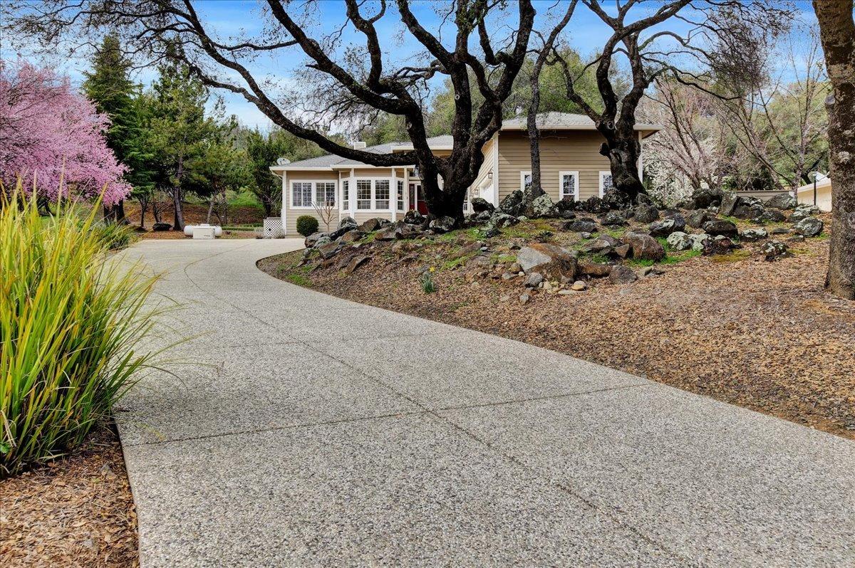 Photo of 13256 Thistle Loop in Penn Valley, CA