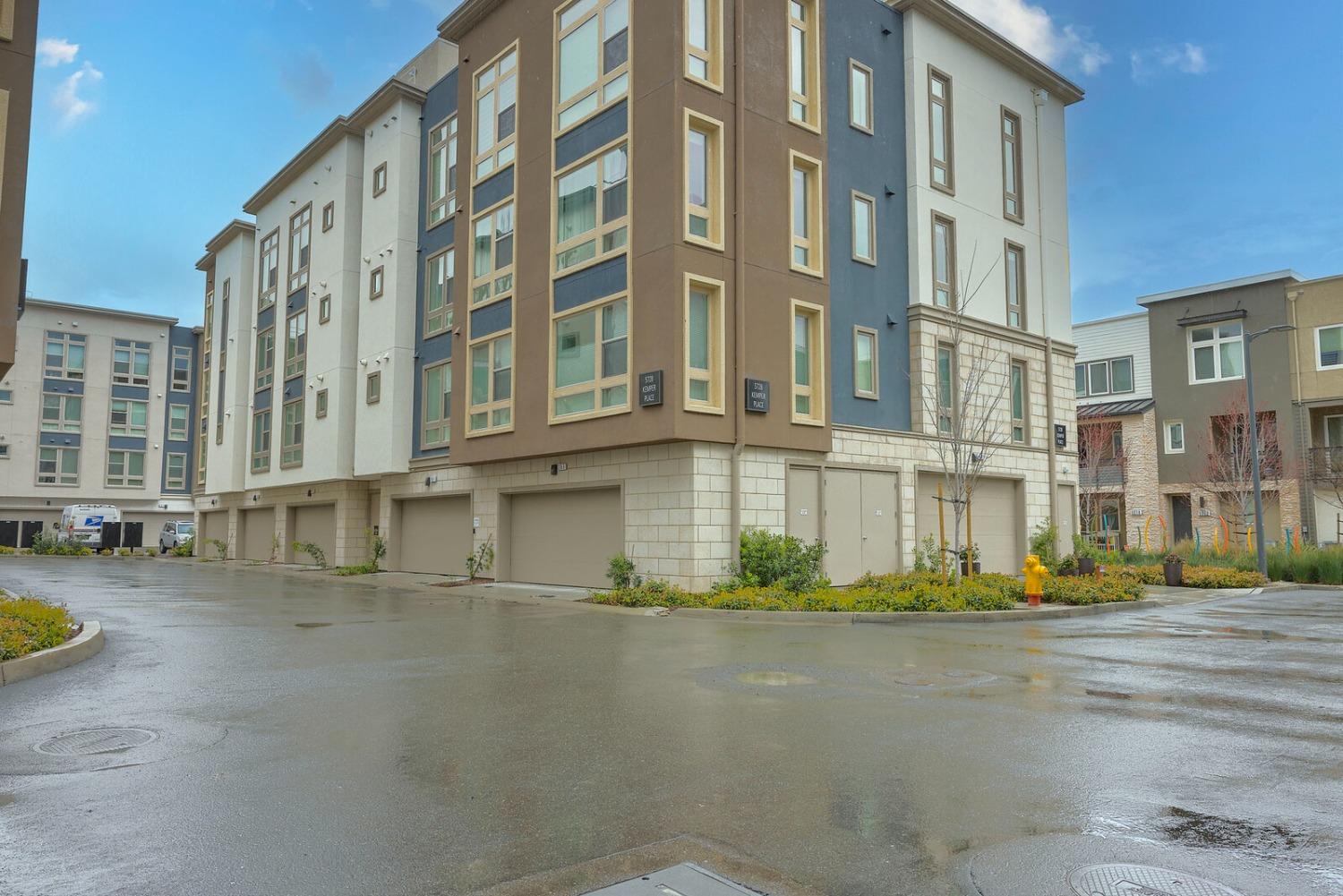 Detail Gallery Image 1 of 1 For 5728 Kemper Place #401,  Dublin,  CA 94568 - 3 Beds | 2 Baths