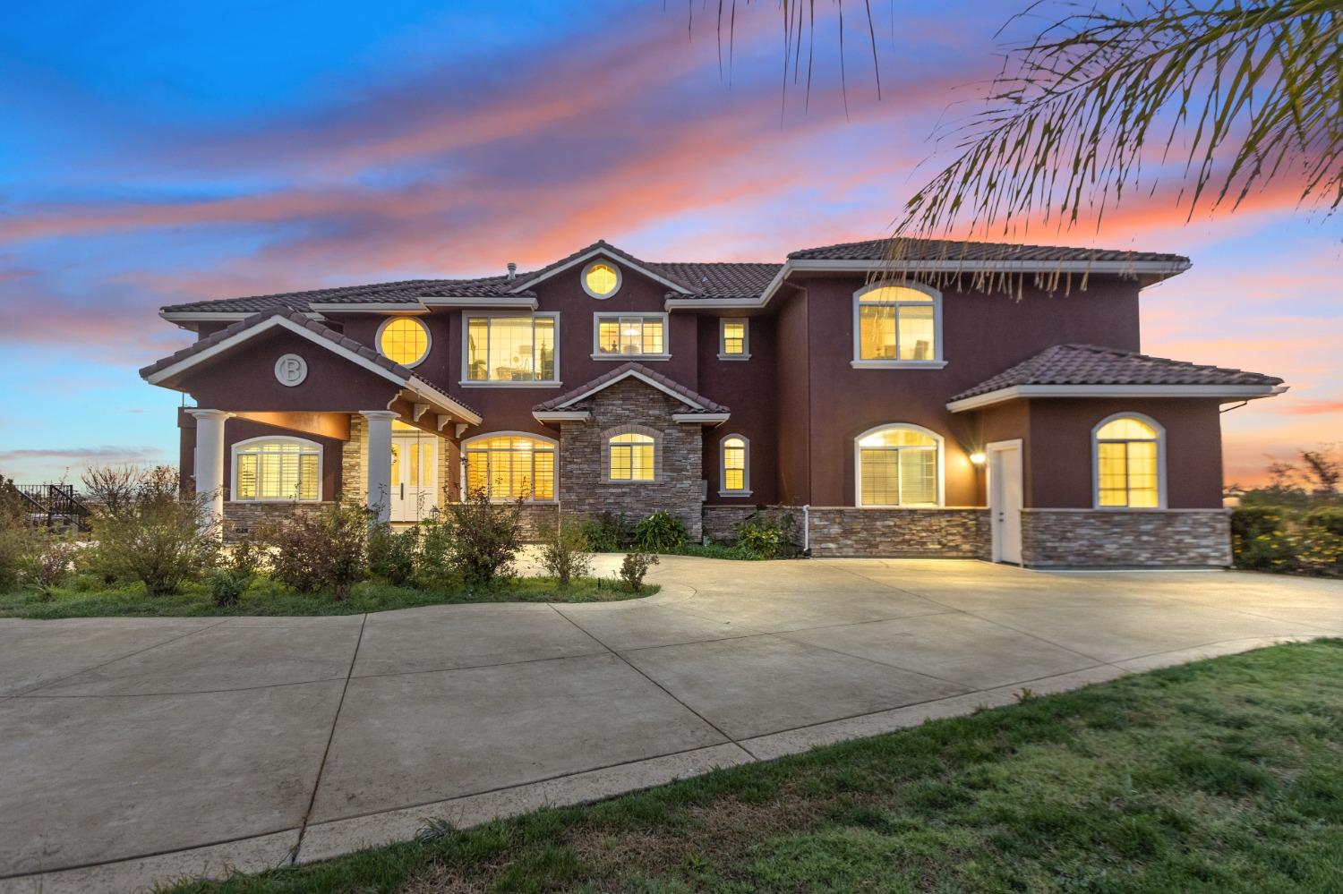 Photo of 8277 Chester Dr in Sacramento, CA