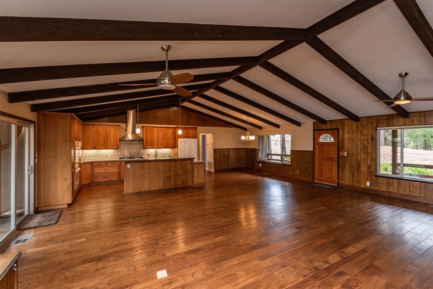 Detail Gallery Image 11 of 52 For 14221 Renmar Ct, Grass Valley,  CA 95945 - 4 Beds | 2/1 Baths