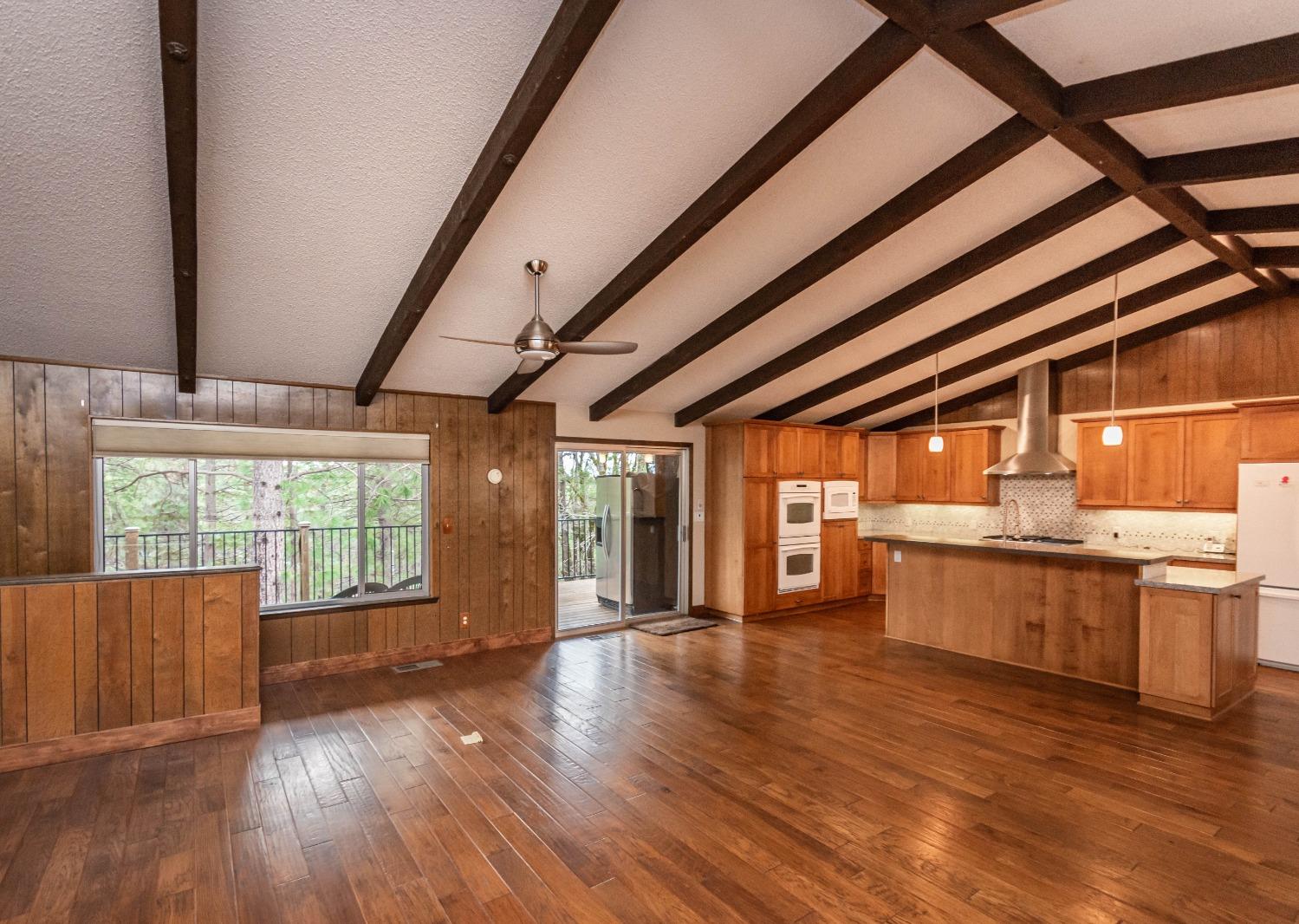 Detail Gallery Image 10 of 52 For 14221 Renmar Ct, Grass Valley,  CA 95945 - 4 Beds | 2/1 Baths