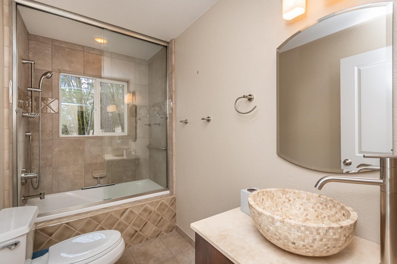 Detail Gallery Image 17 of 52 For 14221 Renmar Ct, Grass Valley,  CA 95945 - 4 Beds | 2/1 Baths