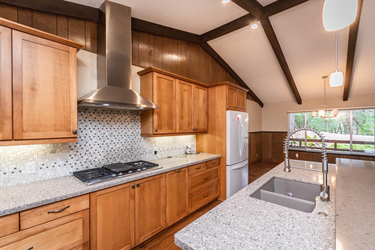 Detail Gallery Image 14 of 52 For 14221 Renmar Ct, Grass Valley,  CA 95945 - 4 Beds | 2/1 Baths