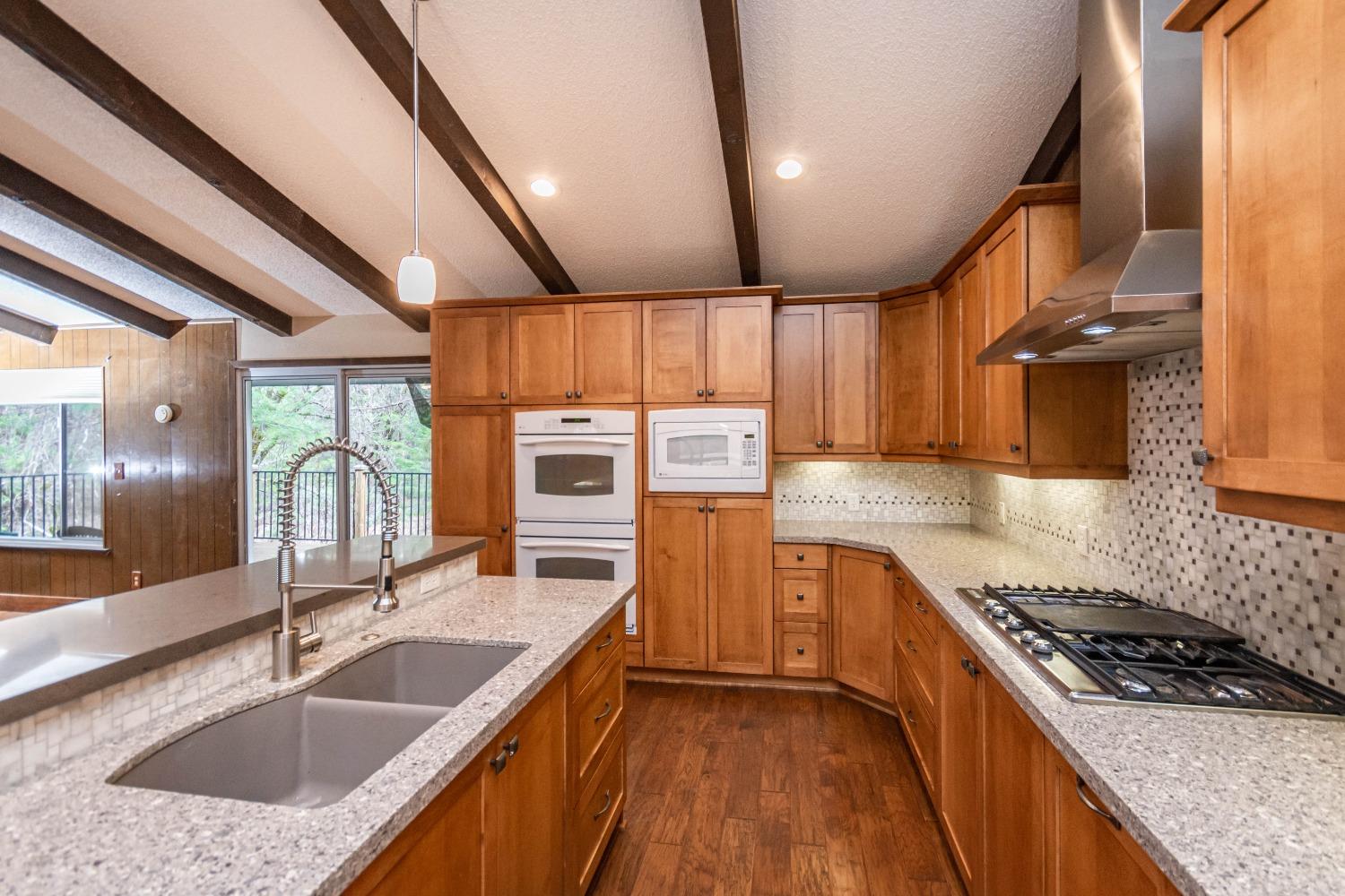 Detail Gallery Image 15 of 52 For 14221 Renmar Ct, Grass Valley,  CA 95945 - 4 Beds | 2/1 Baths