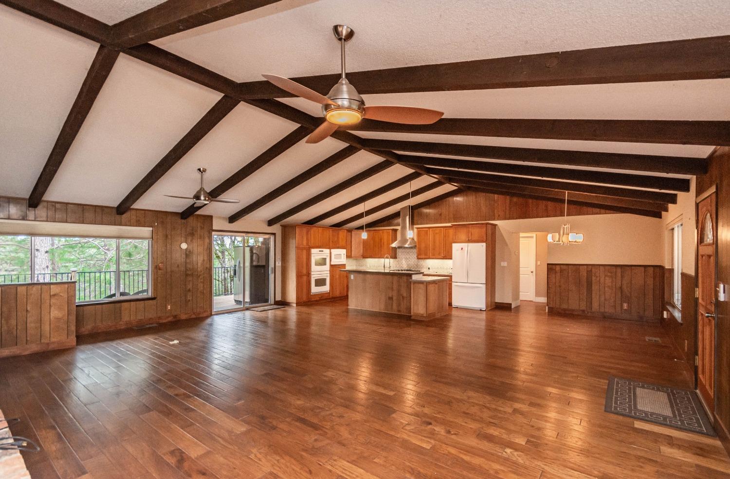 Detail Gallery Image 9 of 52 For 14221 Renmar Ct, Grass Valley,  CA 95945 - 4 Beds | 2/1 Baths