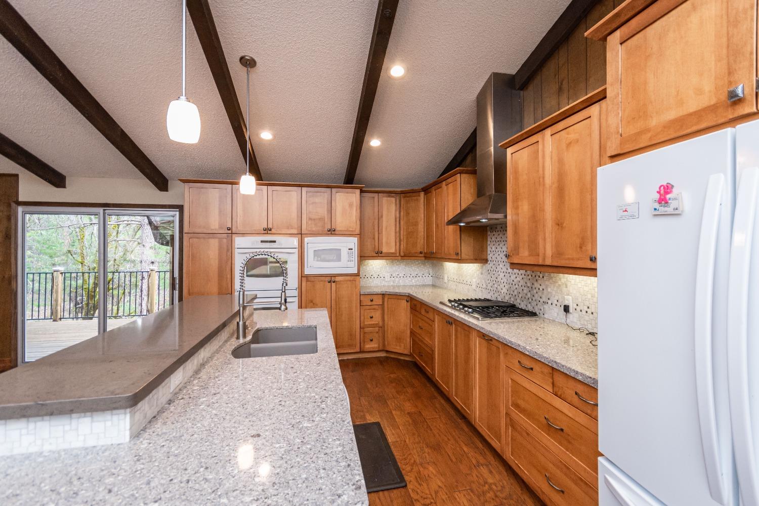 Detail Gallery Image 16 of 52 For 14221 Renmar Ct, Grass Valley,  CA 95945 - 4 Beds | 2/1 Baths