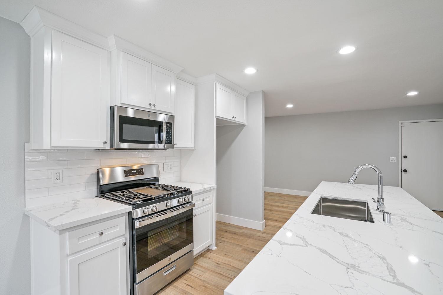 Photo of 2516 El Vita Wy in Carmichael, CA