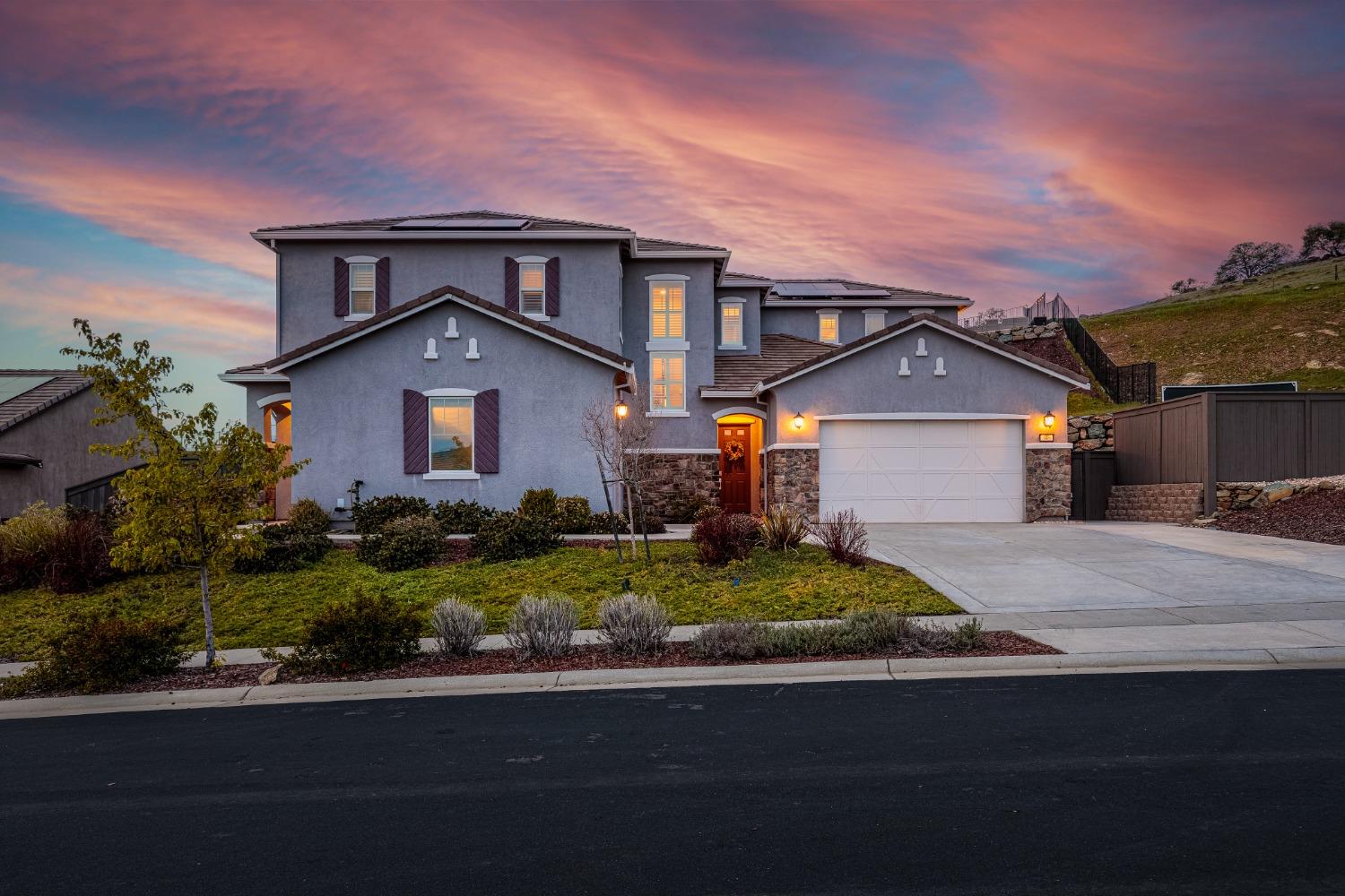 Photo of 345 Eagle Creek Ct in El Dorado Hills, CA