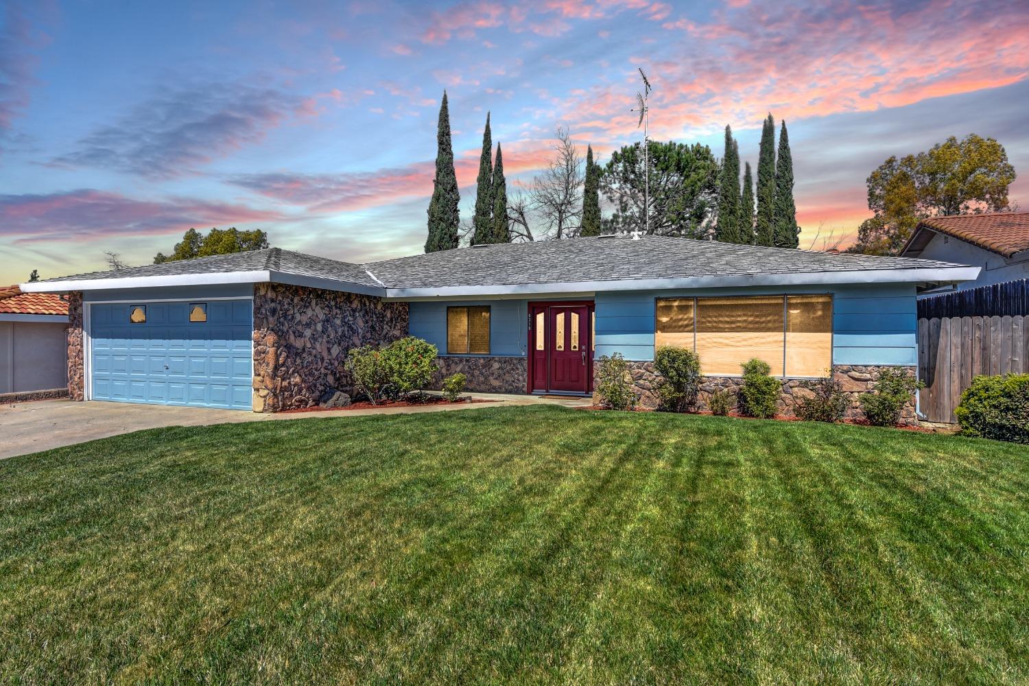 Photo of 6319 Rutland Dr in Carmichael, CA
