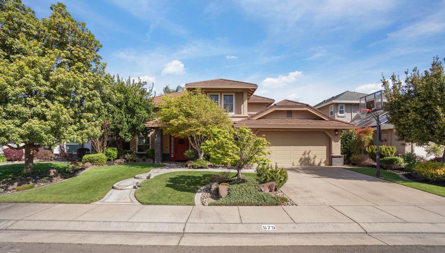 Photo of 575 Grindstone St in Woodbridge, CA