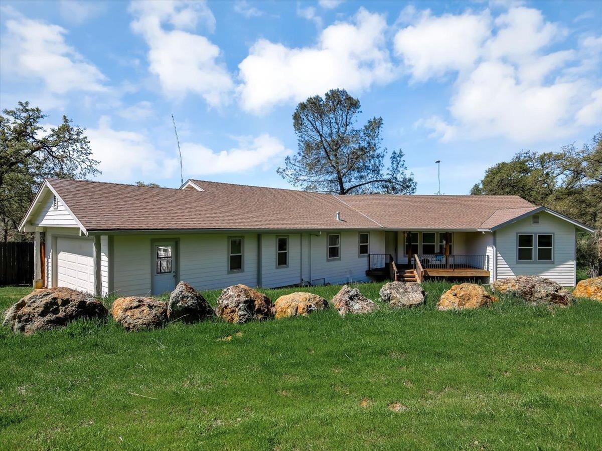 Photo of 21404 Rock Mountain Rd in Grass Valley, CA
