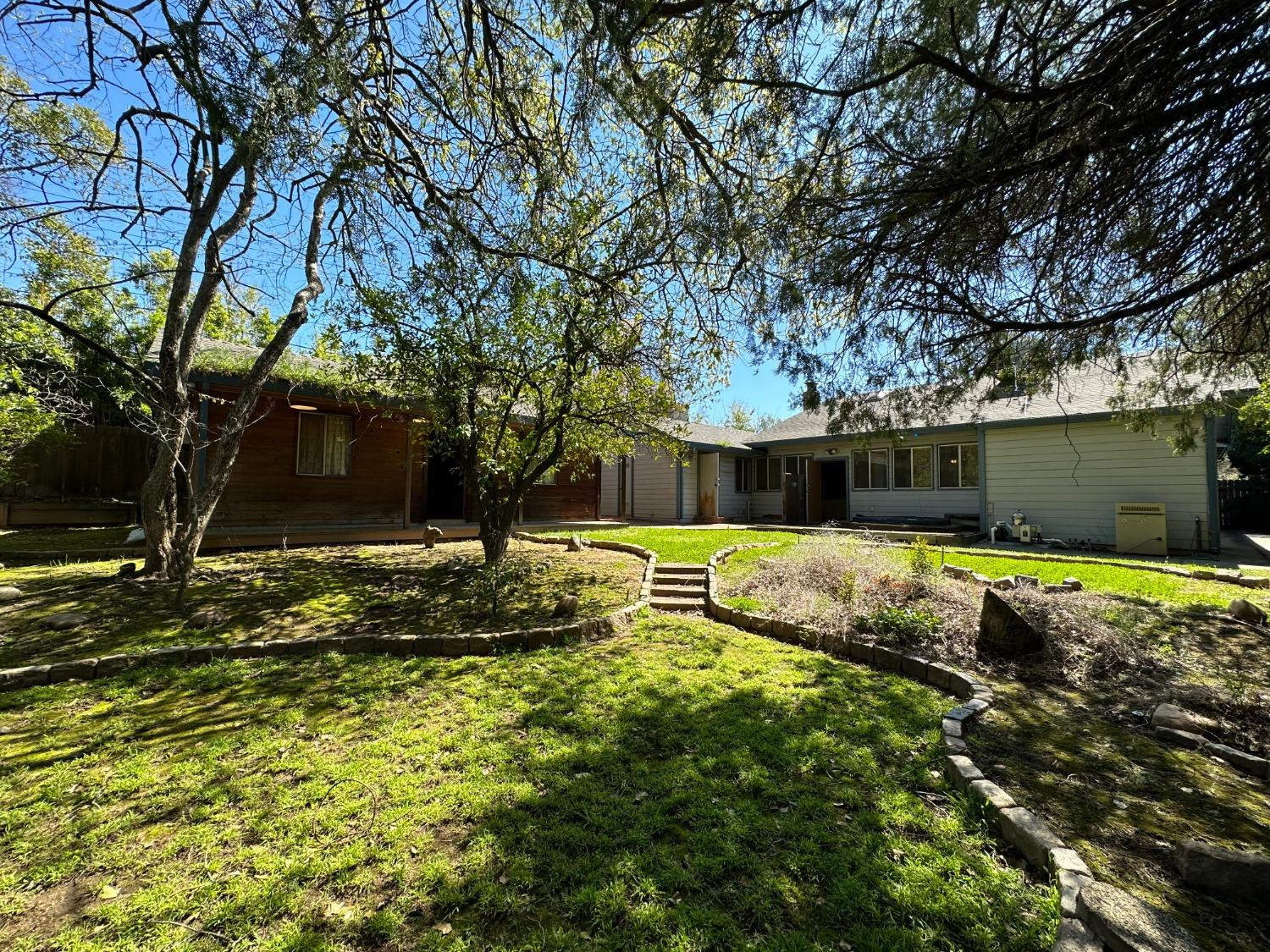 Photo of 2337 Lloyd Ln in Sacramento, CA