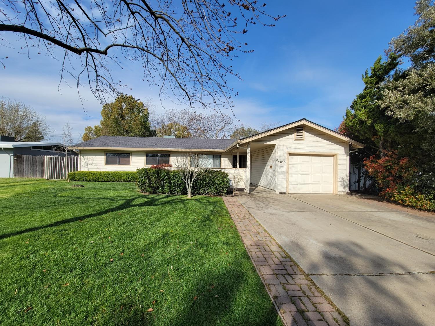 Photo of 2025 Kincaid Wy in Sacramento, CA