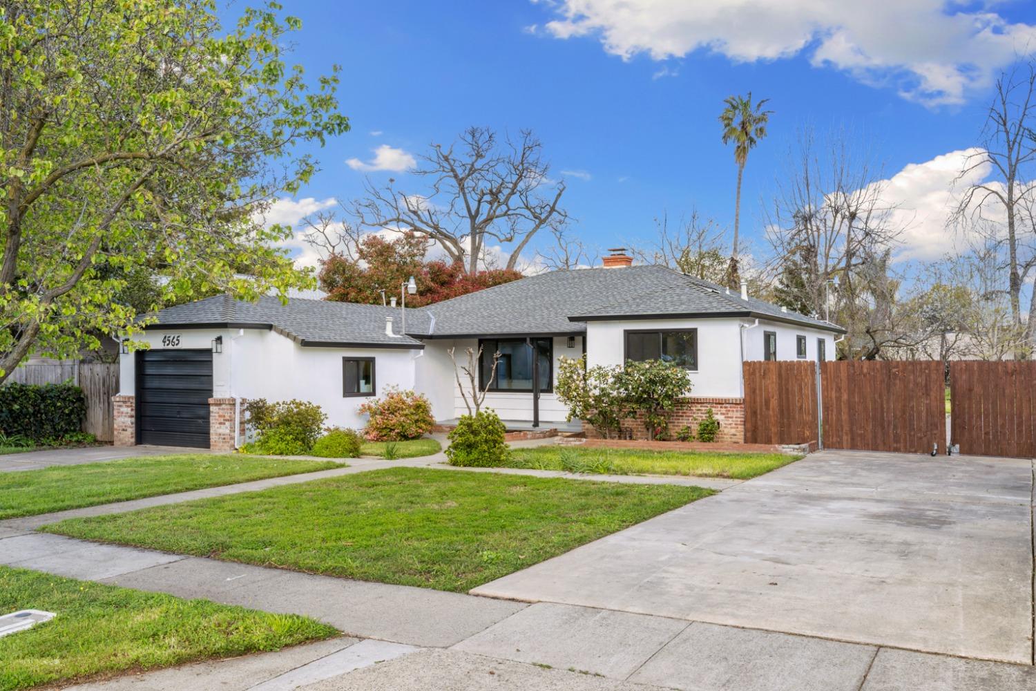 Photo of 4565 69th St in Sacramento, CA