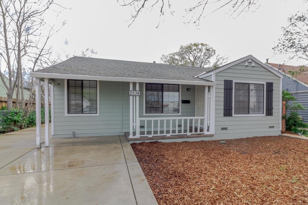 Photo of 2534 Clay St in Sacramento, CA