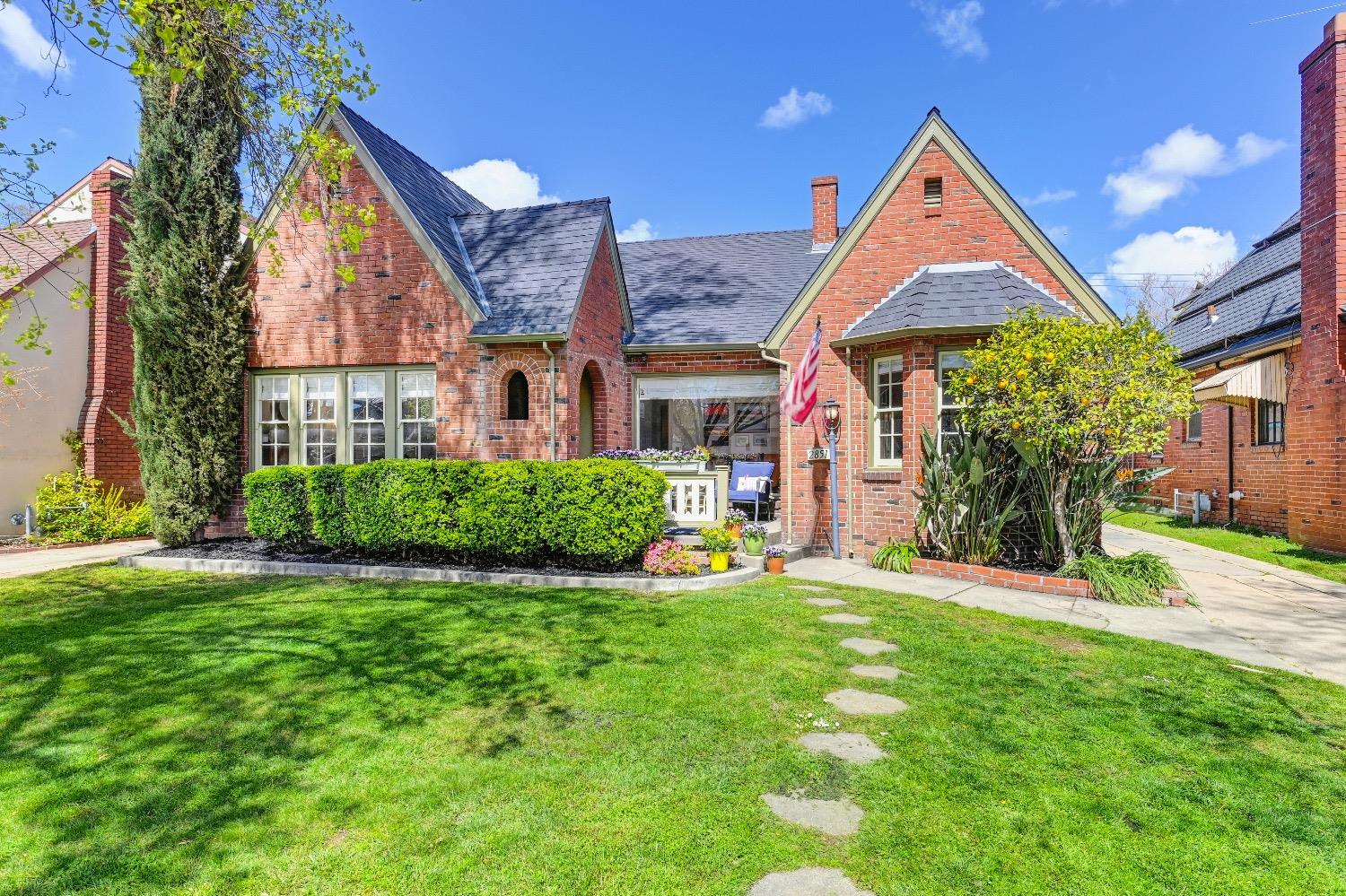 Photo of 2851 3rd Ave in Sacramento, CA