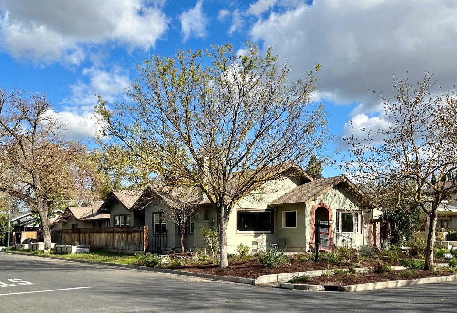 Photo of 230 Magnolia Ave in Modesto, CA