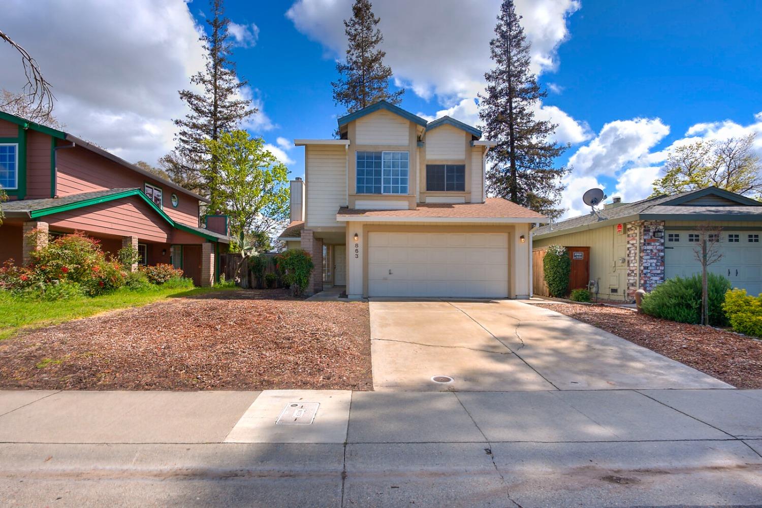 Photo of 863 Rancho Roble Wy in Sacramento, CA