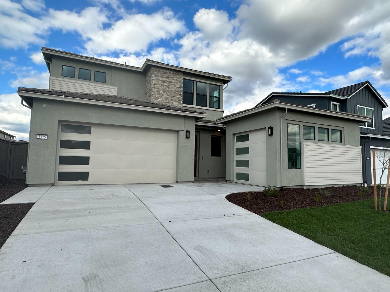 Photo of 3325 Jamboree Dr in Rocklin, CA