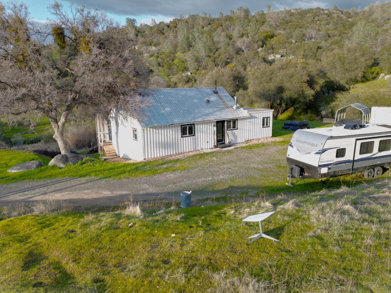 Usona Rd., Mariposa, California image 16