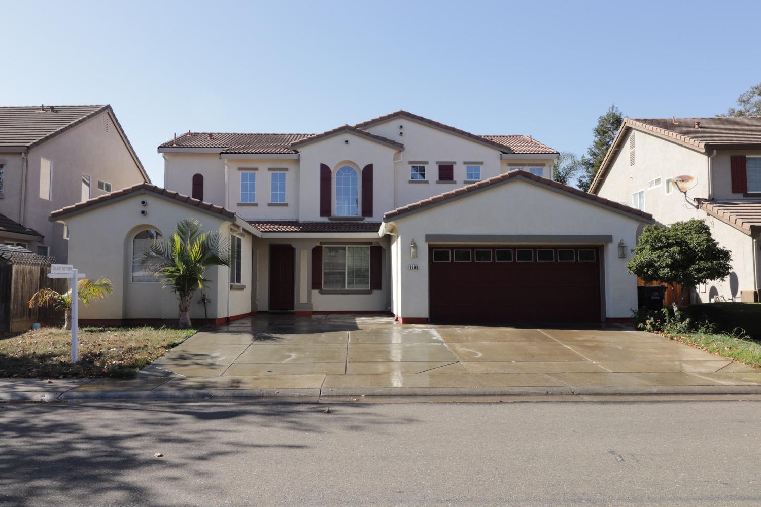 Photo of 8990 Wood Lily Wy in Elk Grove, CA