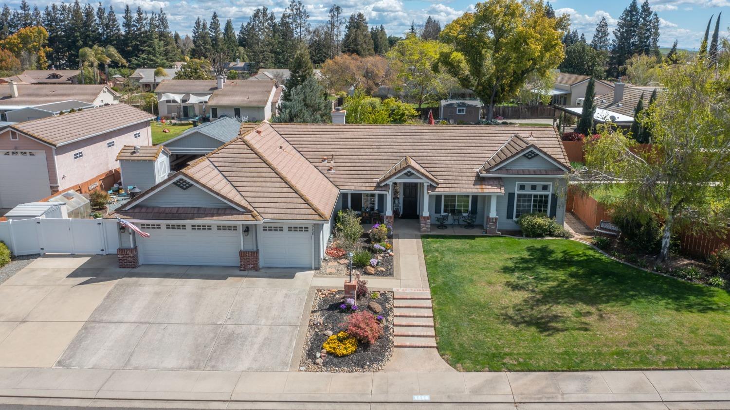 9608 Lena Court, Oakdale, CA 95361