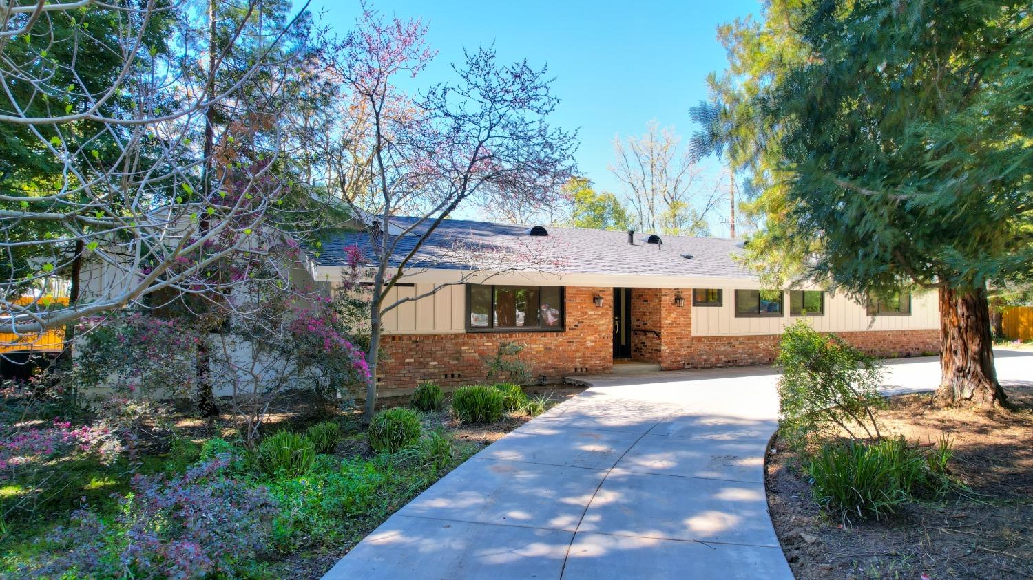 Photo of 891 Larch Ln in Sacramento, CA