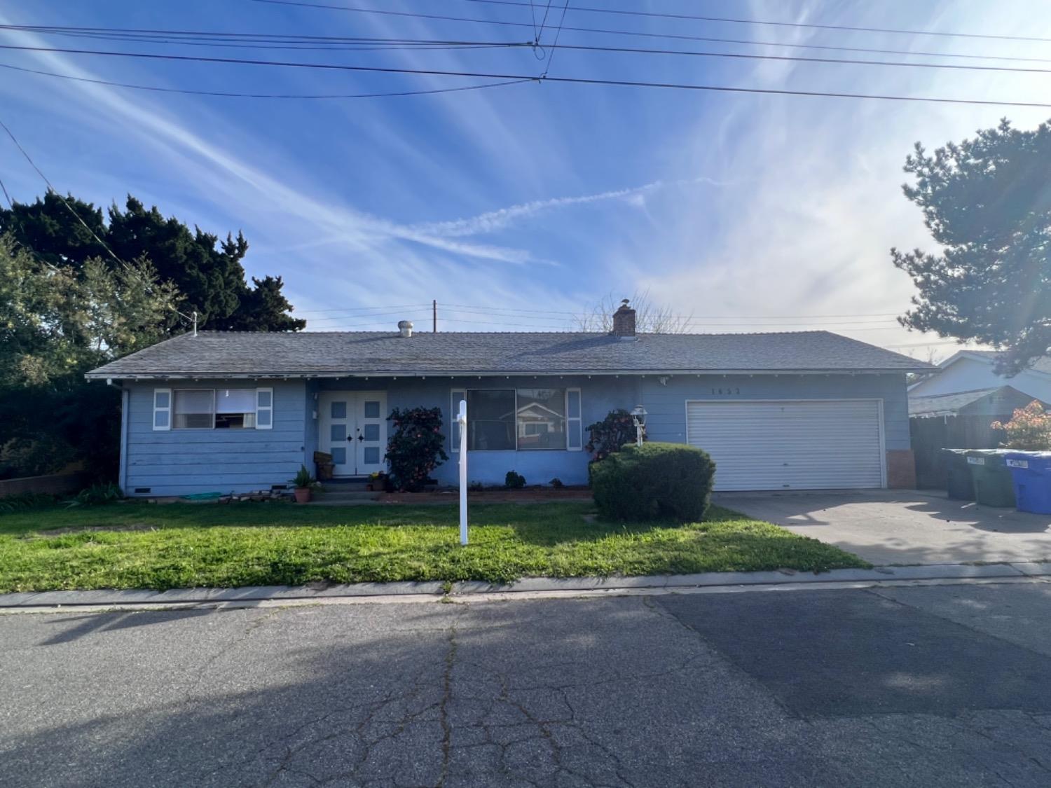 Detail Gallery Image 1 of 1 For 1652 Shirley Ct, Modesto,  CA 95358 - 3 Beds | 2 Baths