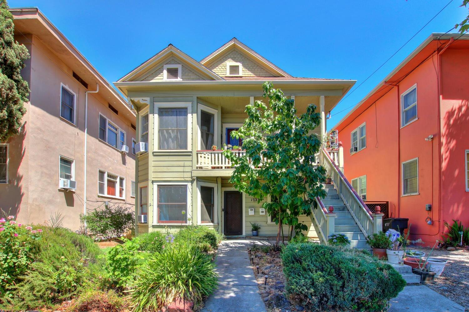 Photo of 1723 26th St in Sacramento, CA