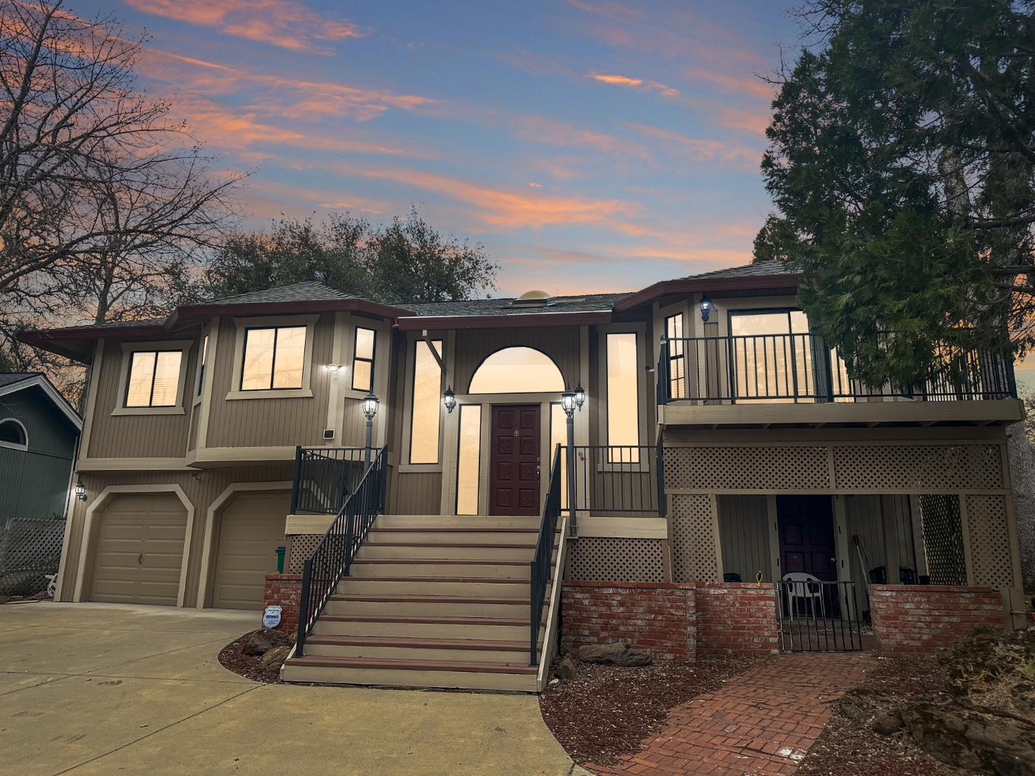 Photo of 12512 Lakeshore N in Auburn, CA