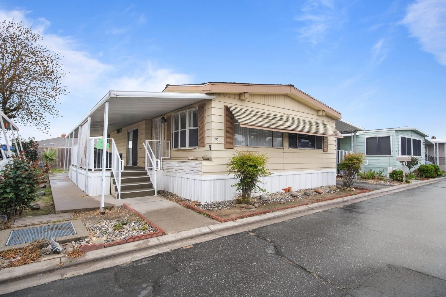 Photo of 2841 Fowler #62 in Ceres, CA