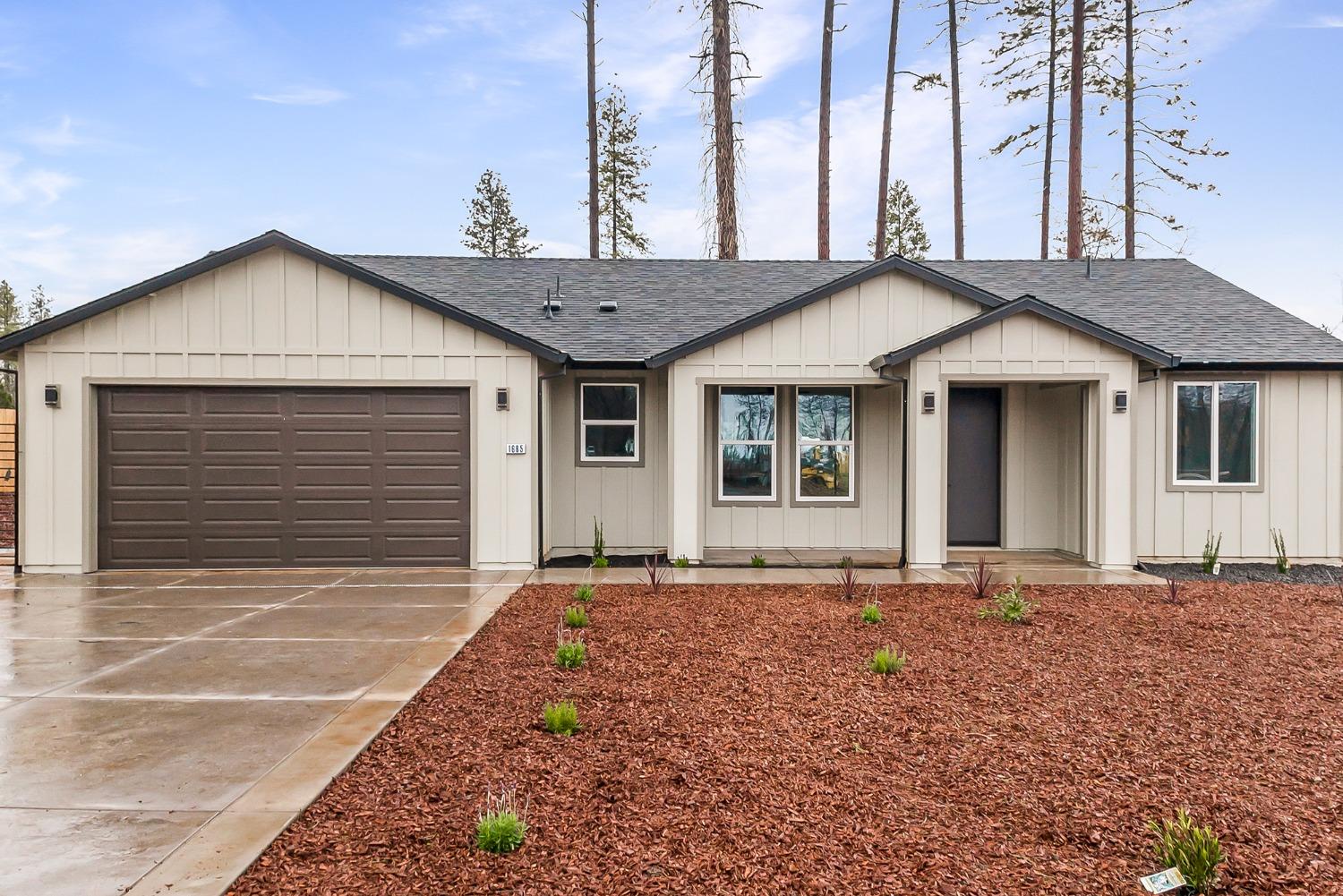 Photo of 1685 Young Ave in Paradise, CA