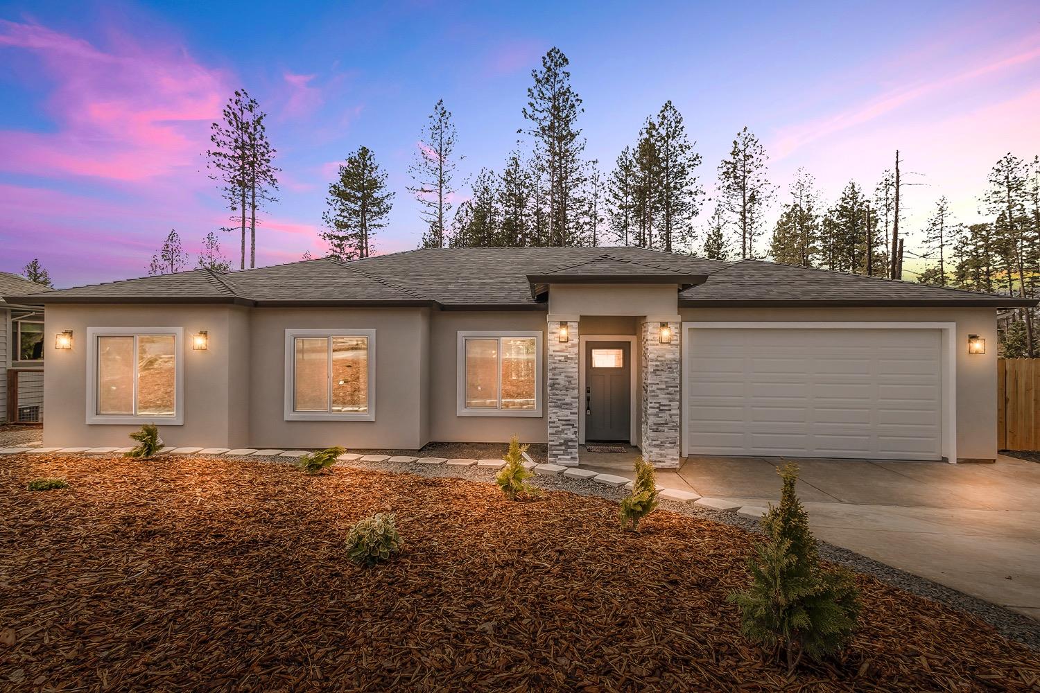 Photo of 6639 Dolores Dr in Paradise, CA