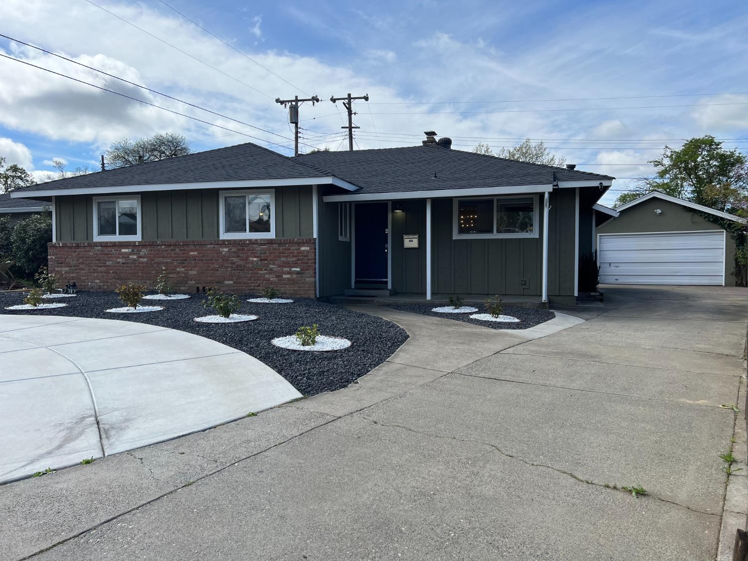 Photo of 1809 Vesta Wy in Sacramento, CA