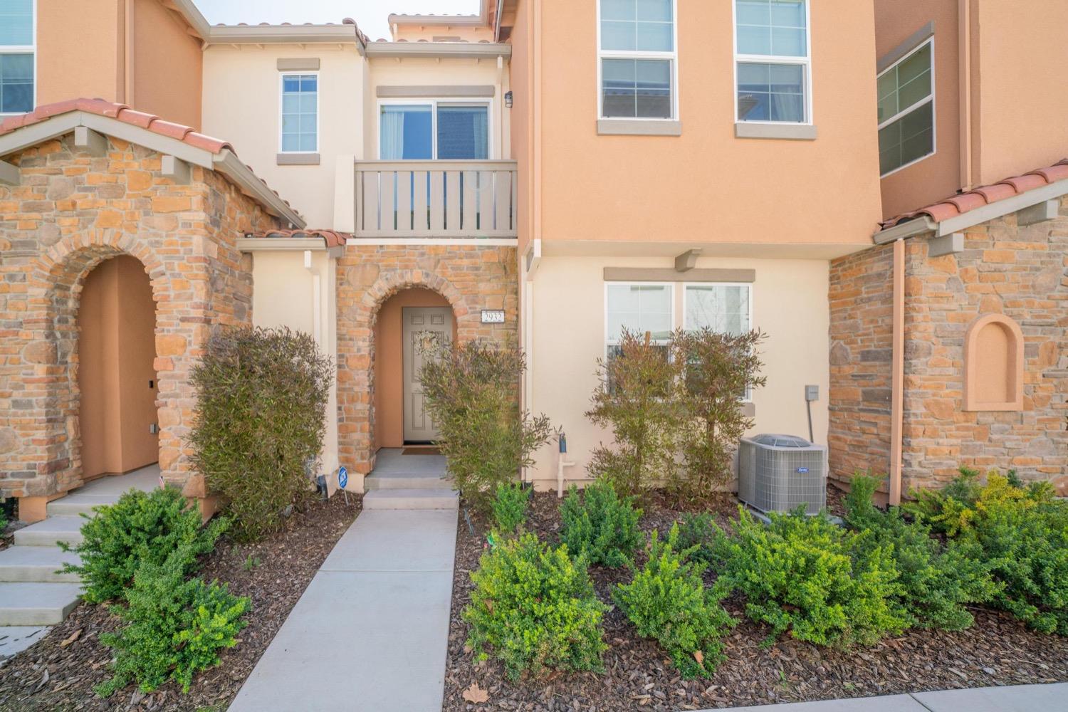 Detail Gallery Image 1 of 1 For 2932 Chatelet Walk, Sacramento,  CA 95834 - 4 Beds | 3/1 Baths