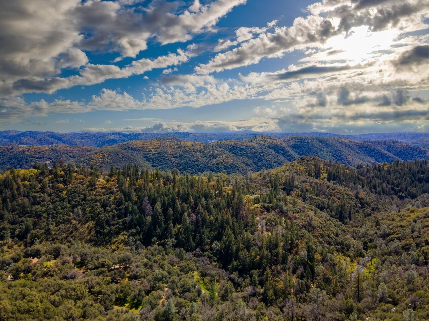 Photo of 15255 Devon Ct in Auburn, CA