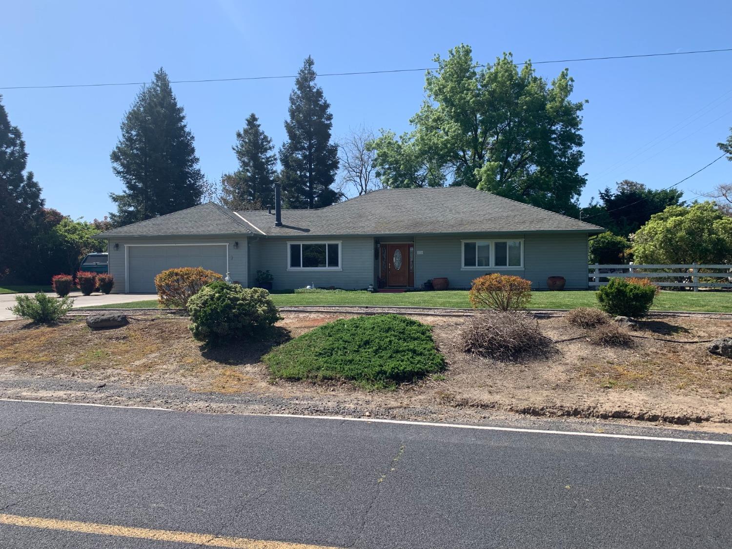 7724 N Gilbert Road, Oakdale, CA 95361