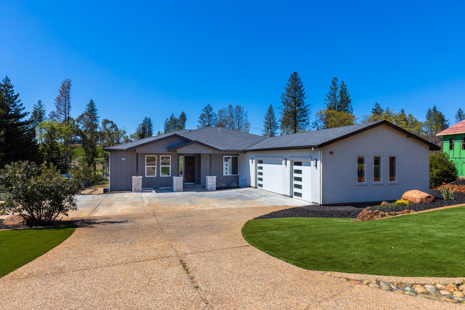 Photo of 5063 Lago Vis in Paradise, CA